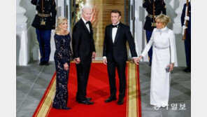40세 여선생과 15세 남학생 ‘러브스토리’ 공개한 佛 영부인