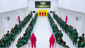 현실판 ‘오징어게임’ 소송 위기…“촬영장 열악해 신경 손상” 