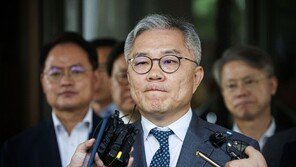 野 최강욱 “암컷이 설친다” 여성비하 논란…민주당 “엄중 경고”