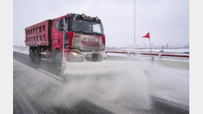 中 동북부에 영하 30도 한파 경보…강풍에 폭설까지