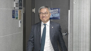 ‘암컷’ 발언 논란 최강욱, 검찰개혁 토론회 불참…“해 될까 우려”