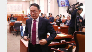 법사위, 국힘 산회 선포 퇴장 속 민주 “이동관 지키기냐” 강력 반발