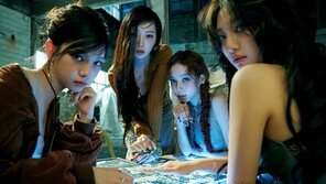 에스파, 컨트리 로큰롤 캐럴 힙하게…‘징글 벨 록’