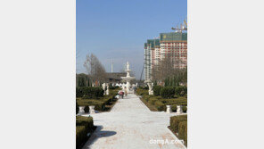 [현장]1등 작정한 ‘왕길역 로열파크씨티’… 요트·골프·수영·정원·삼식 환상 조합