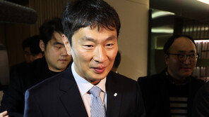 이복현, 野 ‘횡재세’ 법안에 “거위 배 가르자는 것” 직격