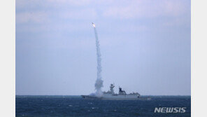 美·필리핀 남중국해 합동순찰에…中, 호위함 보내 ‘맞대응’