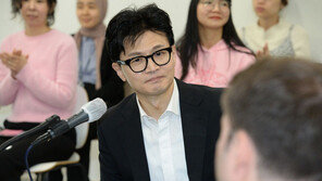 UNIST 찾은 한동훈 “유학생 비자 문제로 골치 아플일 없도록 하겠다”