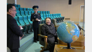 북한 “정찰위성으로 평택·오산·서울 촬영”…김정은, 사진 점검