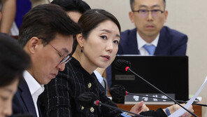 민주 “여성차별·폭력 규탄…정부 삭감한 여성폭력 예산 바로잡을 것”