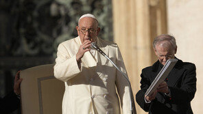 86세 프란치스코 교황, 독감에 폐렴 앓아…삼종기도 화상 주재