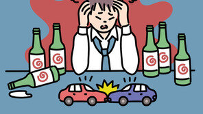 함께 술먹고 운전시킨 뒤 고의사고, 협박·갈취…구속기소