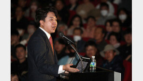 이준석 “당 대표 지낸 정치인에 준석이라 지칭, 어디서 배워먹었나”