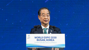 엑스포 결정 D-1…한 총리, ‘코리아 원팀’과 분초 쪼개 부산 총력전