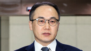 이원석 검찰총장 “숏컷 여성 폭행은 전형적 혐오범죄…엄정 대응하라”