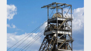 남아공 백금광산서 광부용 엘리베이터 200m 추락…11명 사망 75명 부상