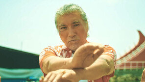 나훈아-남진-조용필… 연말 무대 달구는 ‘가요계의 전설’