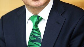 계좌 적힌 장남 청첩장 뿌린 김성 장흥군수, “청탁금지법 위반 아냐”