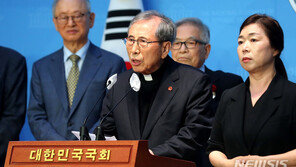 여당, 함세웅 ‘방울’ 발언에 “여성 멸시 발언…당장 사과해야”