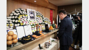 순직 소방관 조문한 이상민 “제복 입은 젊은이에 최선의 대우”