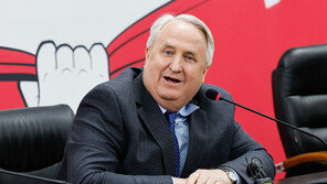 민주, 인요한에 “빈 깡통…조용히 짐 싸서 돌아가라”