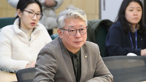 조응천 “이상민 탈당 비판 친명계, ‘더글로리’ 학폭 가담자 같아”