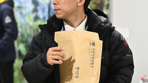 검찰, 경기도청 이틀째 압수수색…이재명 법인카드 유용 의혹