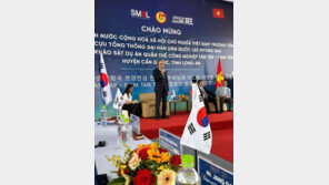 이명박, 베트남서 귀국…전현직 국가주석 면담