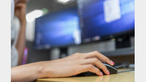 “퇴근했는데”…매크로 돌려 초과근무 수당 챙긴 공무원, 집행유예