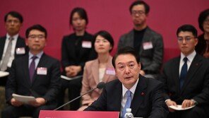 尹대통령 “정신건강 문제, 국가가 적극 해결해야…직속 위원회 설치”