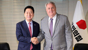 ‘잠행’ 인요한, 이르면 내일 김기현 회동 전망…갈등 풀까