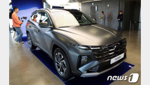 힙한 투싼 얼굴 그대로인데…문 열자 다른 차가 나타났다