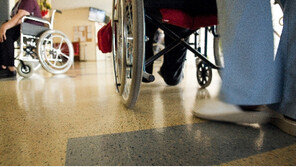 ‘감염취약시설’ 요양병원 3분의 1은 ‘기계 환기시스템 無’