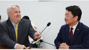 안철수 “환자가 치료 거부”…인요한 “安 비판 잘 받아들였으면”