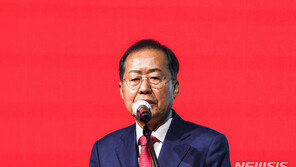 홍준표 “대통령실 출신 분당 출마·극우 목사 행사 참석…총선 힘들어”