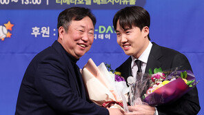 LG 차명석 단장 “만난 김에 계약하자”…FA 임찬규 “도장을 집에 두고 왔다”