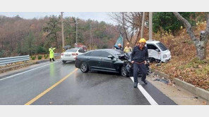 진도서 빗길 미끄러진 1톤 포터 중앙선 넘어 K5 충돌…3명 부상