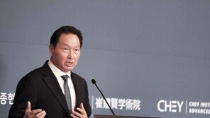 반도체·AI 직접 챙긴다…최태원, 미국·유럽 잇달아 ‘현장 경영’