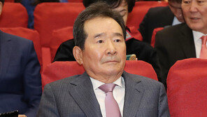 정세균, 3총리 연대설에 “그런 것 없다, 누구든 만난다”