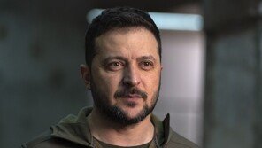 젤렌스키, 3번째 백악관 방문… 美선 피로감 여론 