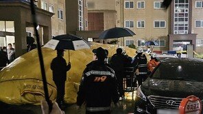 사천서 ‘스토킹 고소’ 인질극… 6층서 에어매트 투신 