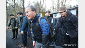 국민의힘, 구룡마을서 연탄 나눔 봉사… 김기현은 불참