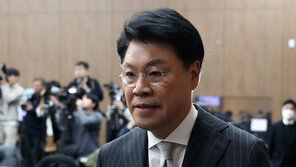 민주, 장제원 불출마에 “토사구팽이냐, 밀실야합이냐”