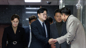 민주, 선거제 의총 이번에도 답 못 내려…“다음 주 결론 의견 많아”