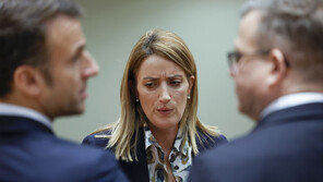 英 가디언 “EU 정상회의장 여성은 극소수…성 불균형 계속돼”