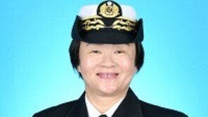 日 해상자위대, 창설 이래 최초 여성 ‘중장’ 탄생