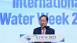 홍준표 “5공도 아닌데 대통령 눈치보며 거취 결정?…서글퍼” 김기현 비판