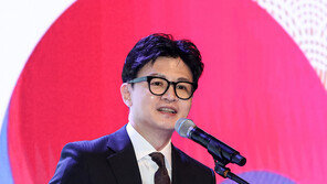 한동훈, 국힘 비대위원장 급부상…참신함 ‘장점’·정치경험 부재 ‘단점’