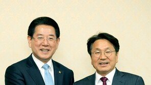 강기정-김영록 회동, 광주 민간·군공항 이전 합의문 나올까