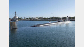 北 ICBM 발사 위협 속 美 핵추진잠수함 ‘미주리함’ 해군작전기지 입항