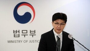 與비대위원장 거론 한동훈, 외부 일정 돌연 취소…왜?